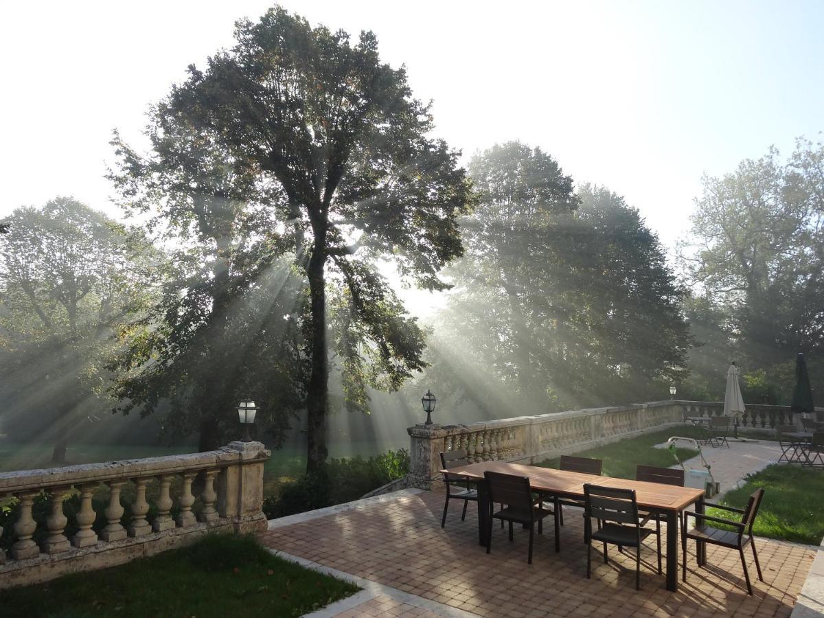 Chateau De Laroche Bed & Breakfast Vianne Dış mekan fotoğraf