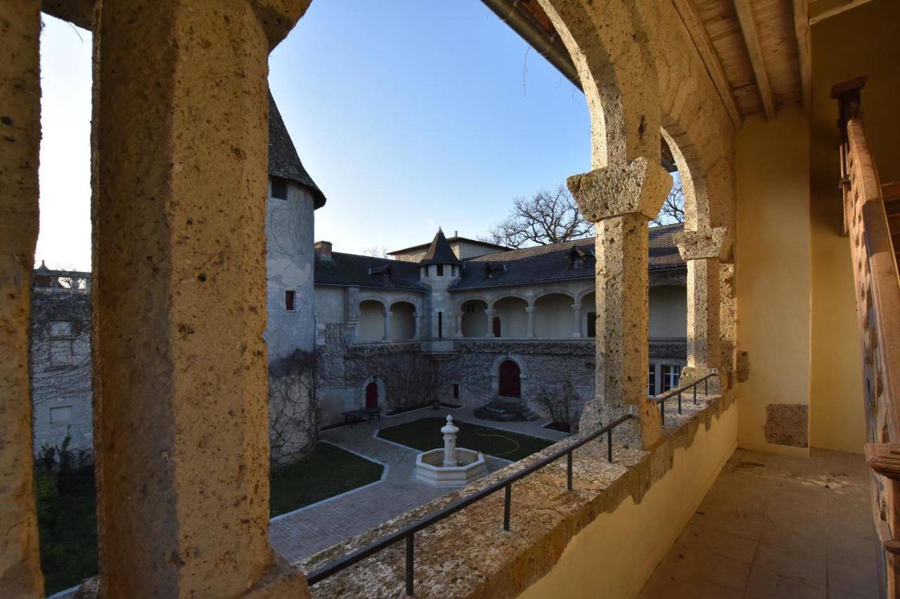 Chateau De Laroche Bed & Breakfast Vianne Oda fotoğraf