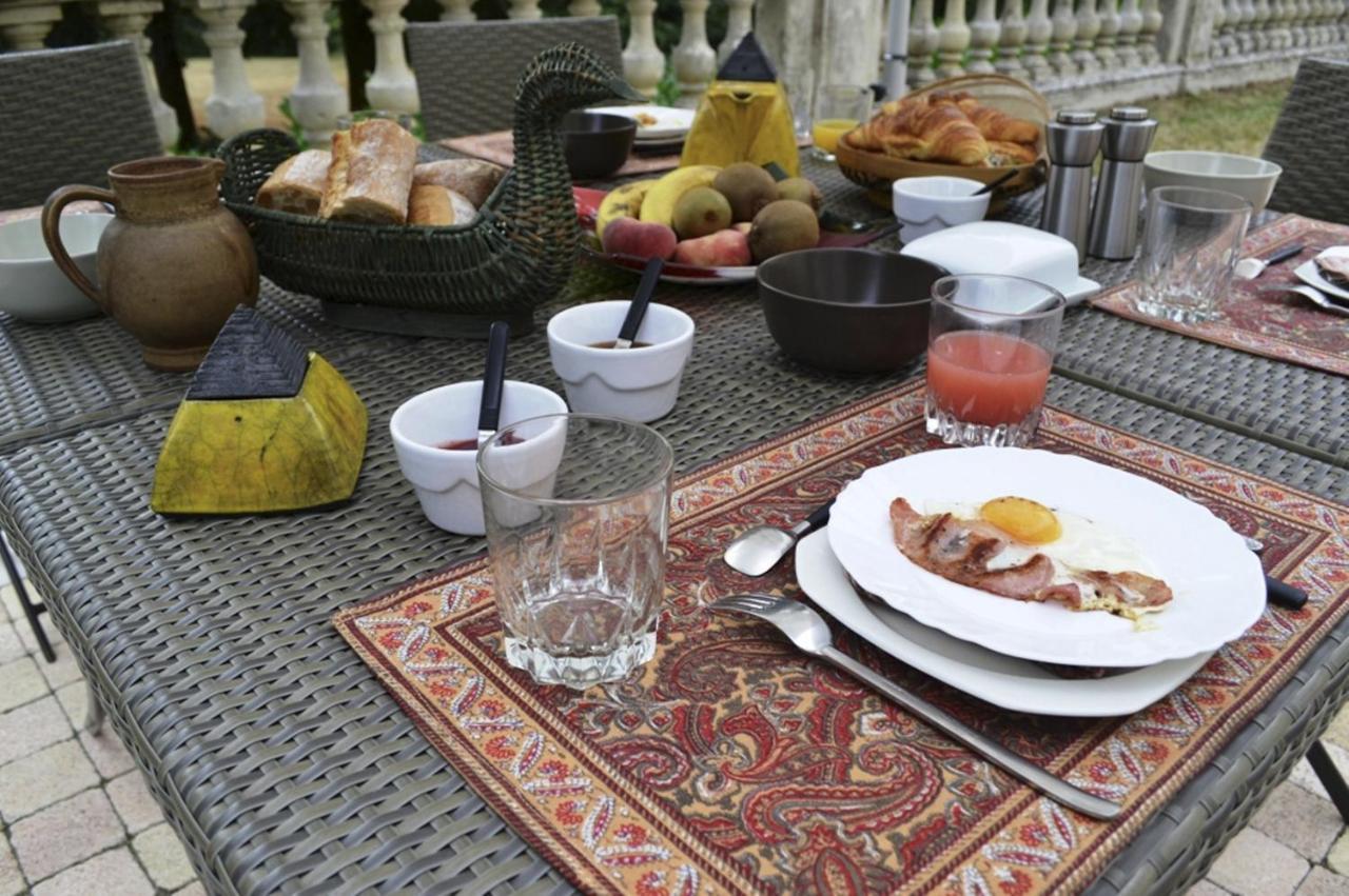 Chateau De Laroche Bed & Breakfast Vianne Dış mekan fotoğraf